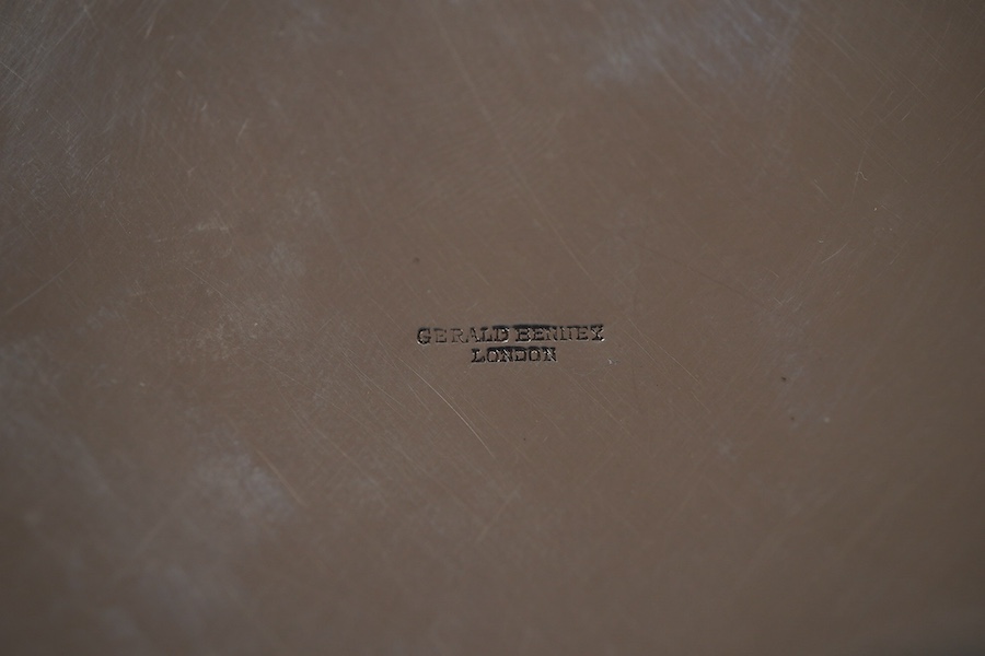 An Elizabeth II bark effect silver shallow bowl by Adrian Gerald Benney, London, 1974, top diameter 9cm, together with a similar shallow dish, by Adrian Gerald Benney, London, 1974, diameter 11.9cm, 8.8oz.